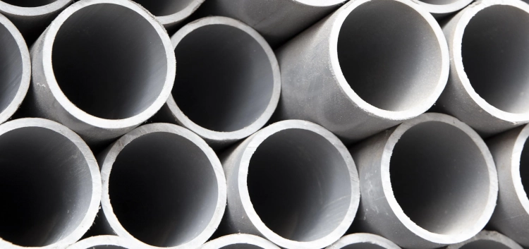 Réseau de tuyauteries industrielles calorifugées
